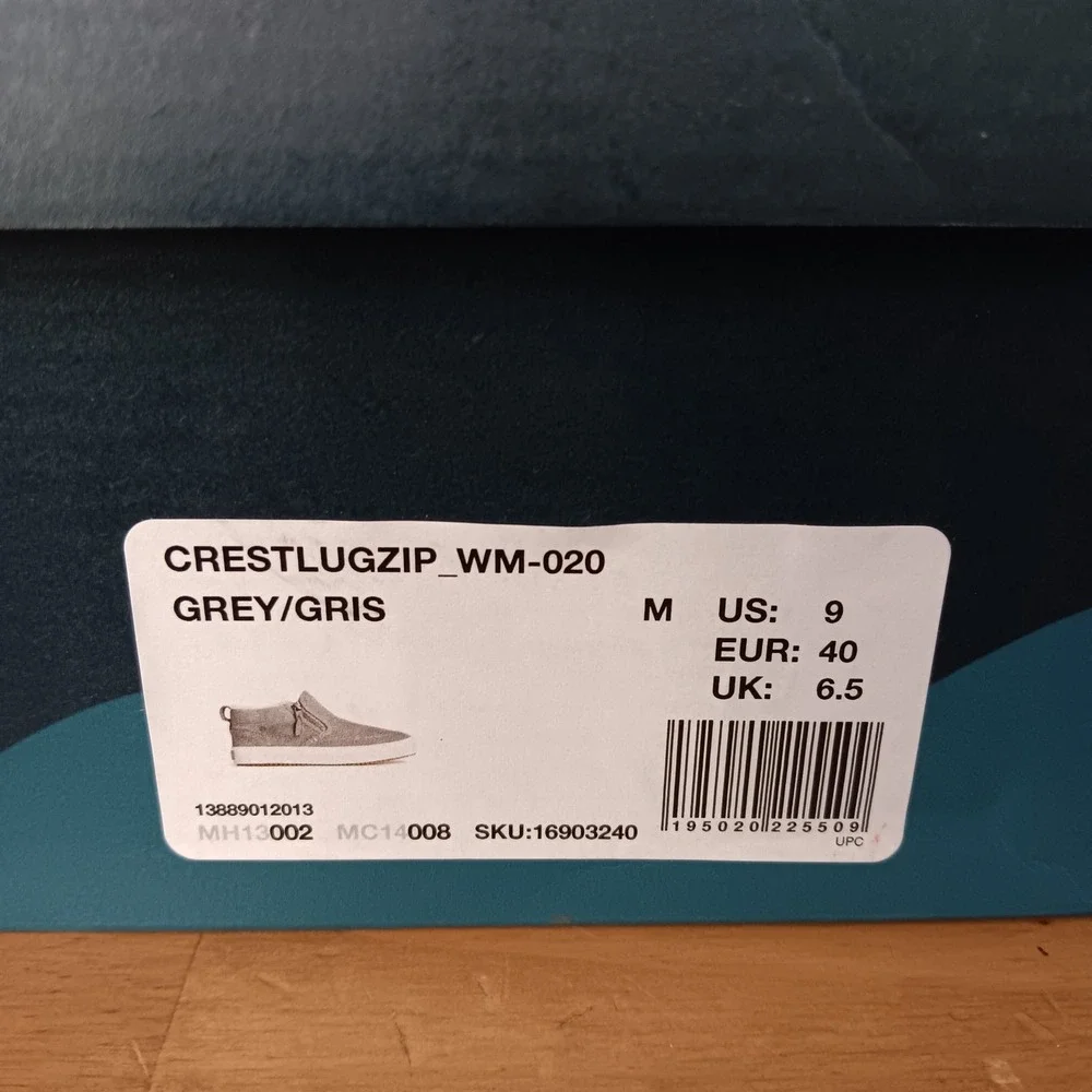 Sperry crest lug
